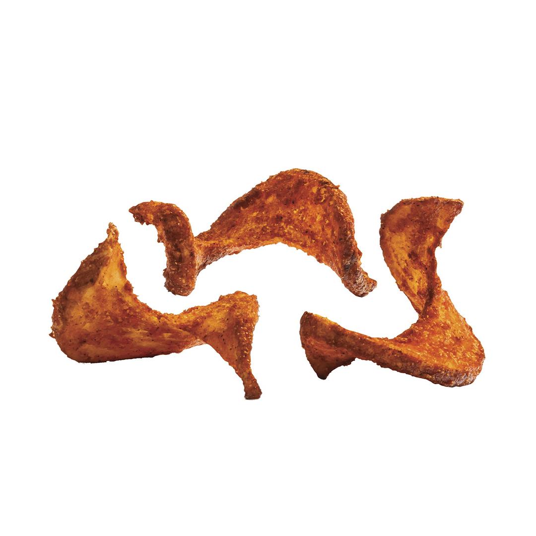 Papas a la francesa SIDEWINDERS™ con rebozado sabor barbacoa ahumado, corte original, con cáscara